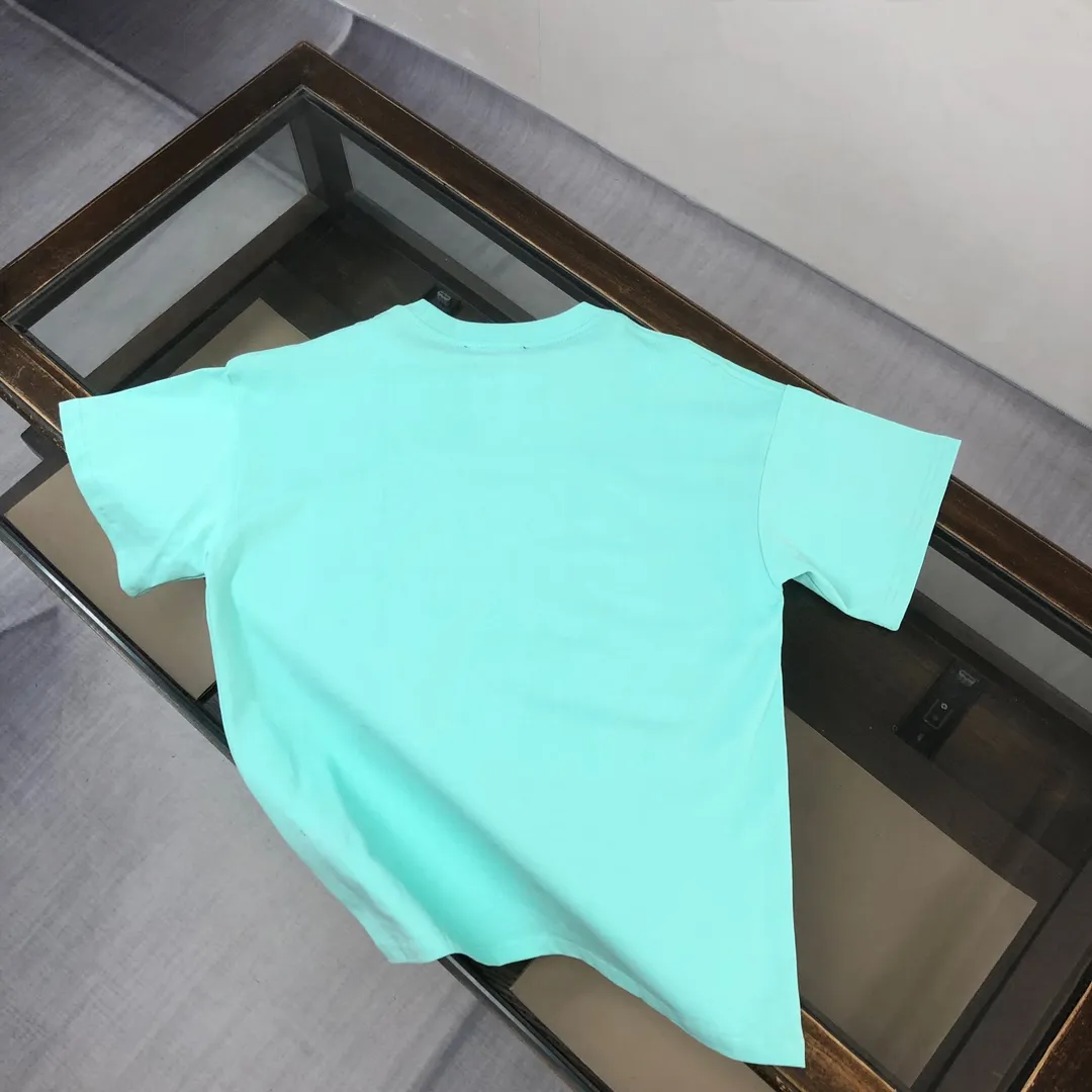 C🌟Amiri 26ss counter Same Style round neck short-sleeved T-shirt ~ Customized suede foam embossed logo craft on the chest! Specially available in custom fabrics! Thick plate three-dimensional! The thicker clothes make the overall breathable and soft texture more prominent, and the full cotton texture makes it extremely comfortable. A must-have item for Premium people, complete with original accessories and accessories! Same Style for men and women! Color: Black White Mint Green Size: XS S M L (larger version! Please state your height and weight when placing an order!)
